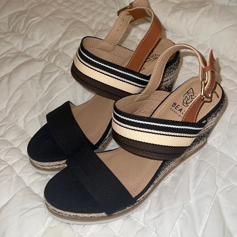 Black Wedges